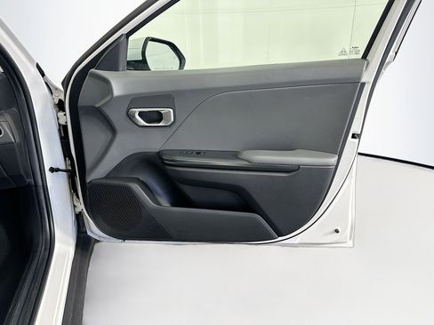 Used 2025 Kia K4 LXS image 31