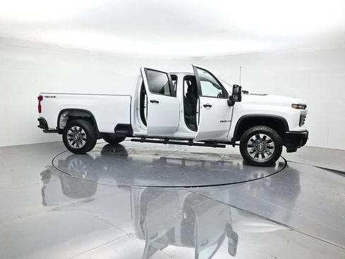 Used 2025 Chevrolet Silverado 2500 Custom AWD/4WD image 47