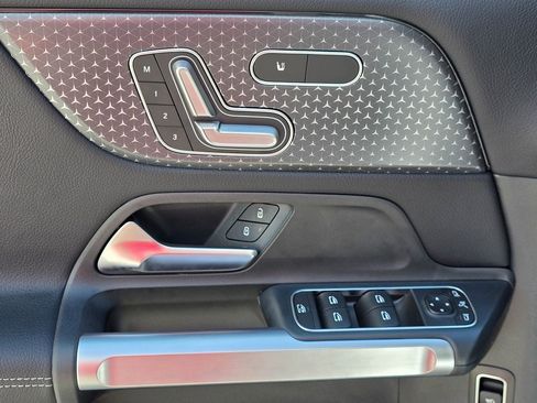 New 2026 Mercedes-Benz GLB 250 4MATIC image 12