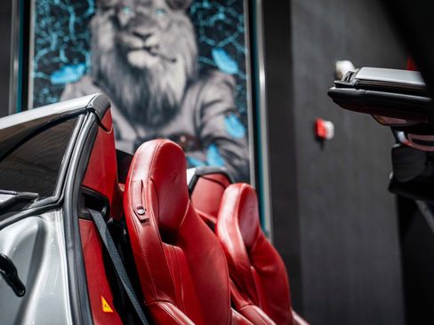 Used 2018 McLaren 570S Spider image 42