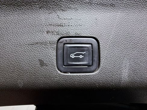 Used 2022 Chevrolet Tahoe LT image 42