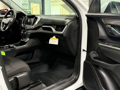 Certified 2023 GMC Terrain SLE w/ Driver Convenience Package AWD/4WD image 7