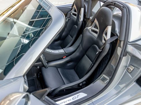 Used 2004 Porsche Carrera GT image 13