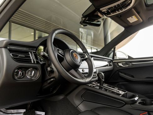 New 2026 Porsche Macan AWD/4WD image 4