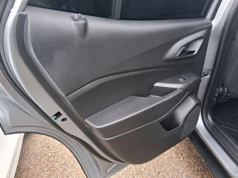 Used 2024 Chevrolet Trax LS w/ LS Convenience Package image 14