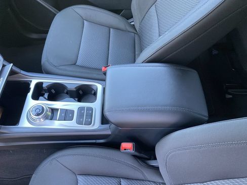 Used 2024 Ford Explorer XLT RWD image 31