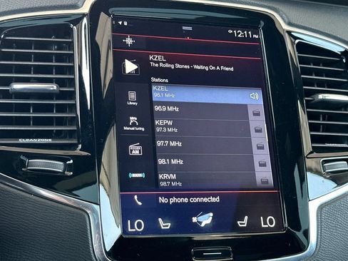 Used 2016 Volvo XC90 T6 Momentum w/ Momentum Plus Package AWD/4WD image 21