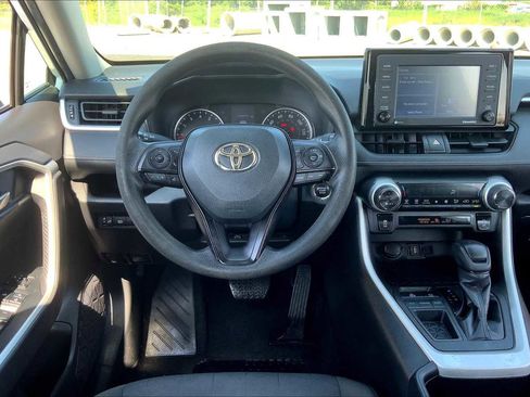 Used 2022 Toyota RAV4 XLE FWD image 6