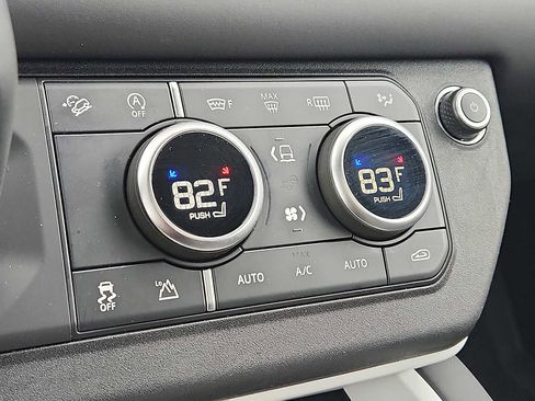 Used 2025 Land Rover Defender 110 S image 15