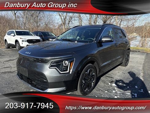 Used 2025 Kia Niro Wind w/ Wind Preserve Package FWD image 1