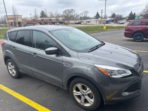 Used 2014 Ford Escape SE image 2