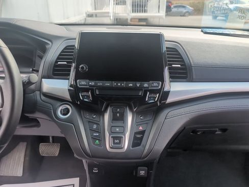 Used 2023 Honda Odyssey Sport image 17