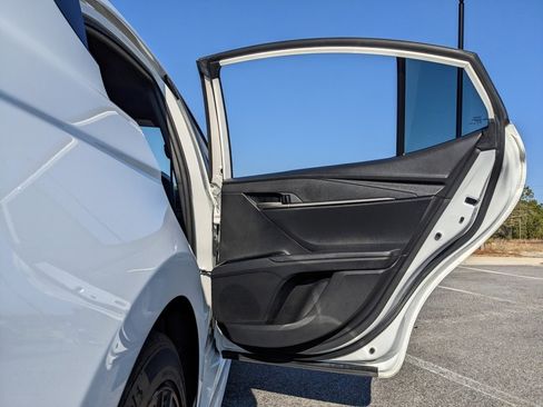 Used 2025 Toyota Camry SE image 52