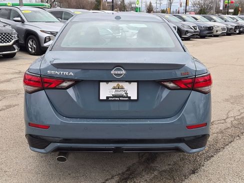 Used 2025 Nissan Sentra SR w/ SR Premium Package image 16