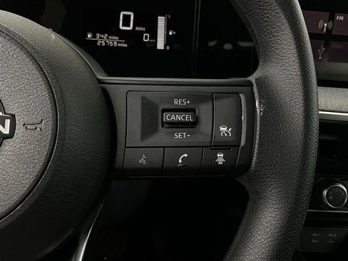 Used 2025 Nissan Kicks SV image 31