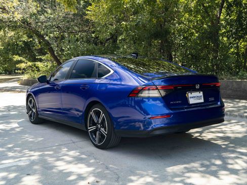 Used 2024 Honda Accord Sport image 7