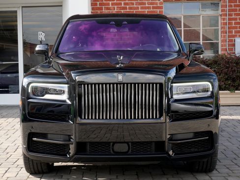 Used 2020 Rolls-Royce Cullinan Black Badge image 5