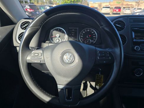 Used 2013 Volkswagen Tiguan S image 18