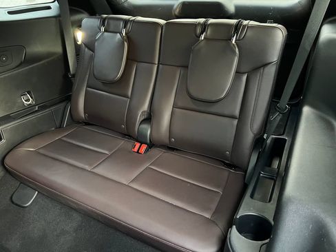 Used 2025 Ford Explorer Platinum w/ LUX Leather Package AWD/4WD image 18