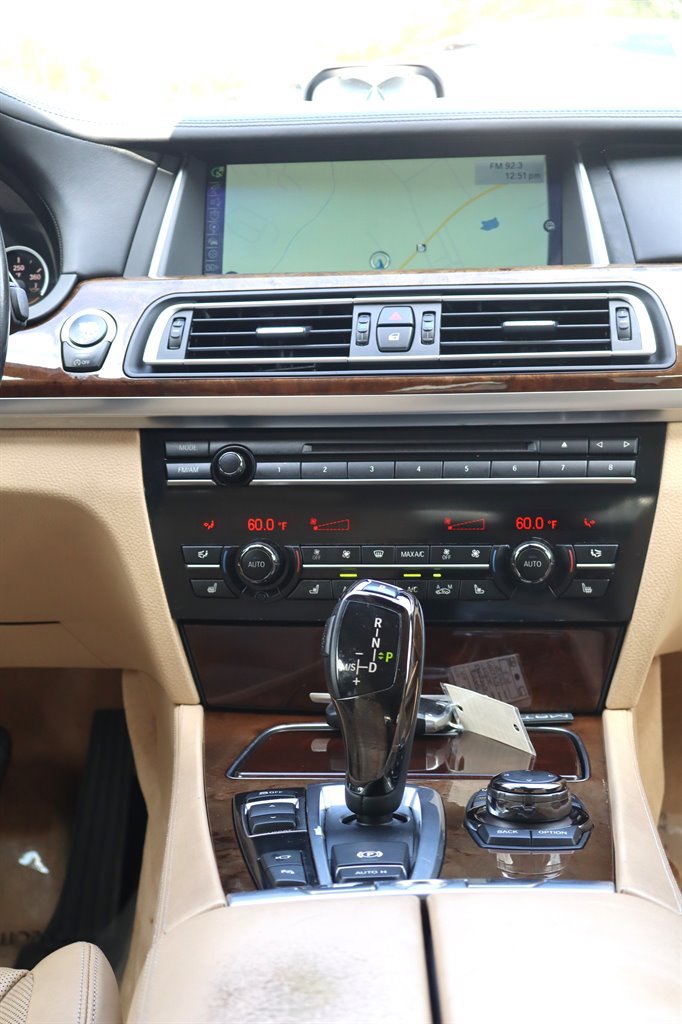 Used 2013 BMW 750i RWD image 13