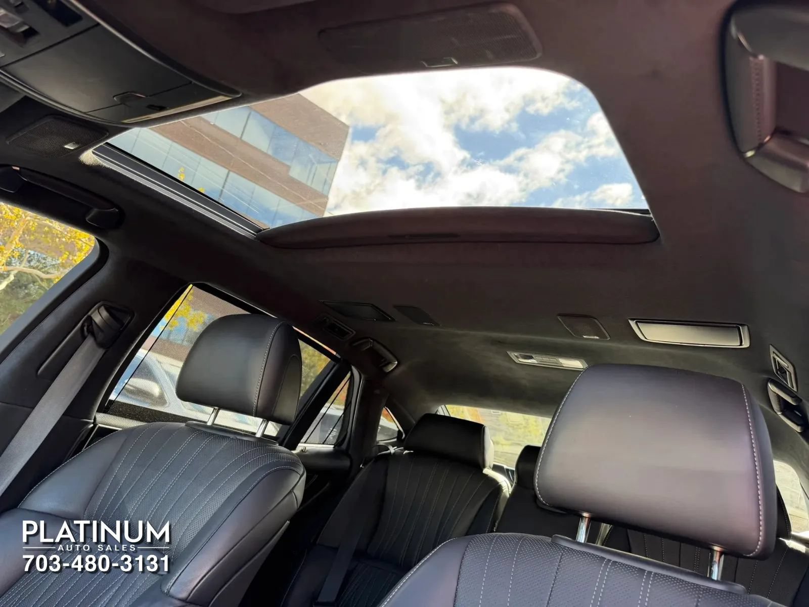 Used 2023 Lexus LS 500h AWD w/ Luxury Package image 19