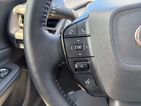 Used 2024 Toyota Prius XLE FWD image 25