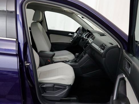 Used 2021 Volkswagen Tiguan SE image 18