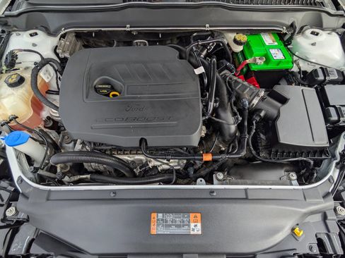 Used 2014 Ford Fusion SE w/ Equipment Group 202A FWD image 19