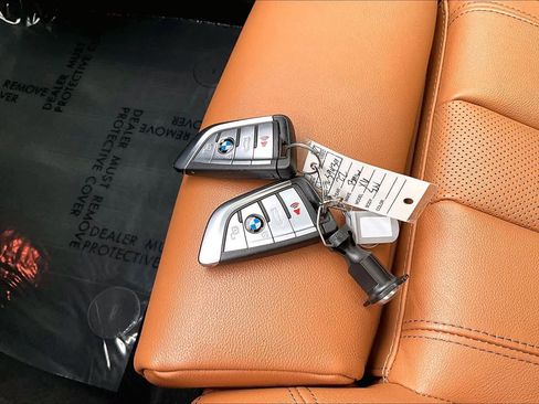 Used 2022 BMW X6 xDrive40i w/ Executive Package image 14