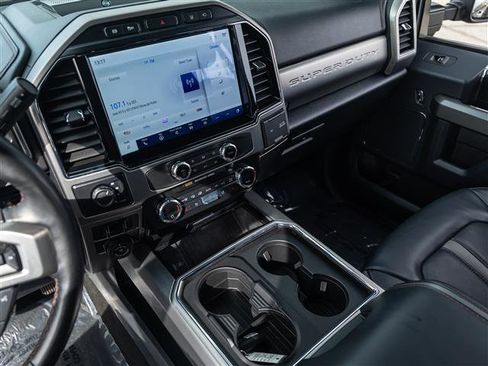 Certified 2022 Ford F350 Platinum image 32