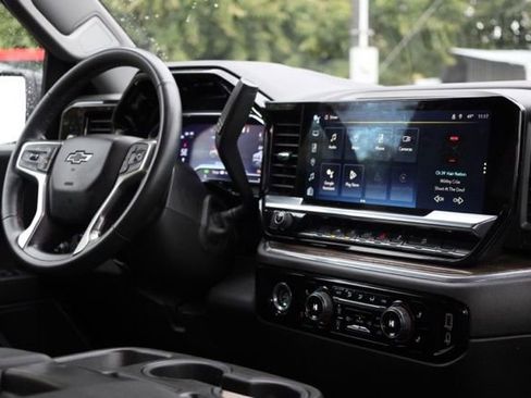 Used 2023 Chevrolet Silverado 1500 RST image 32