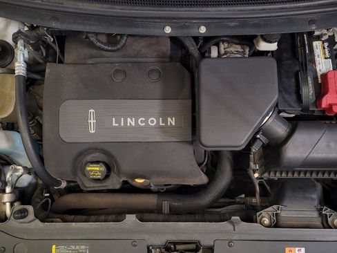 Used 2013 Lincoln MKX AWD image 30