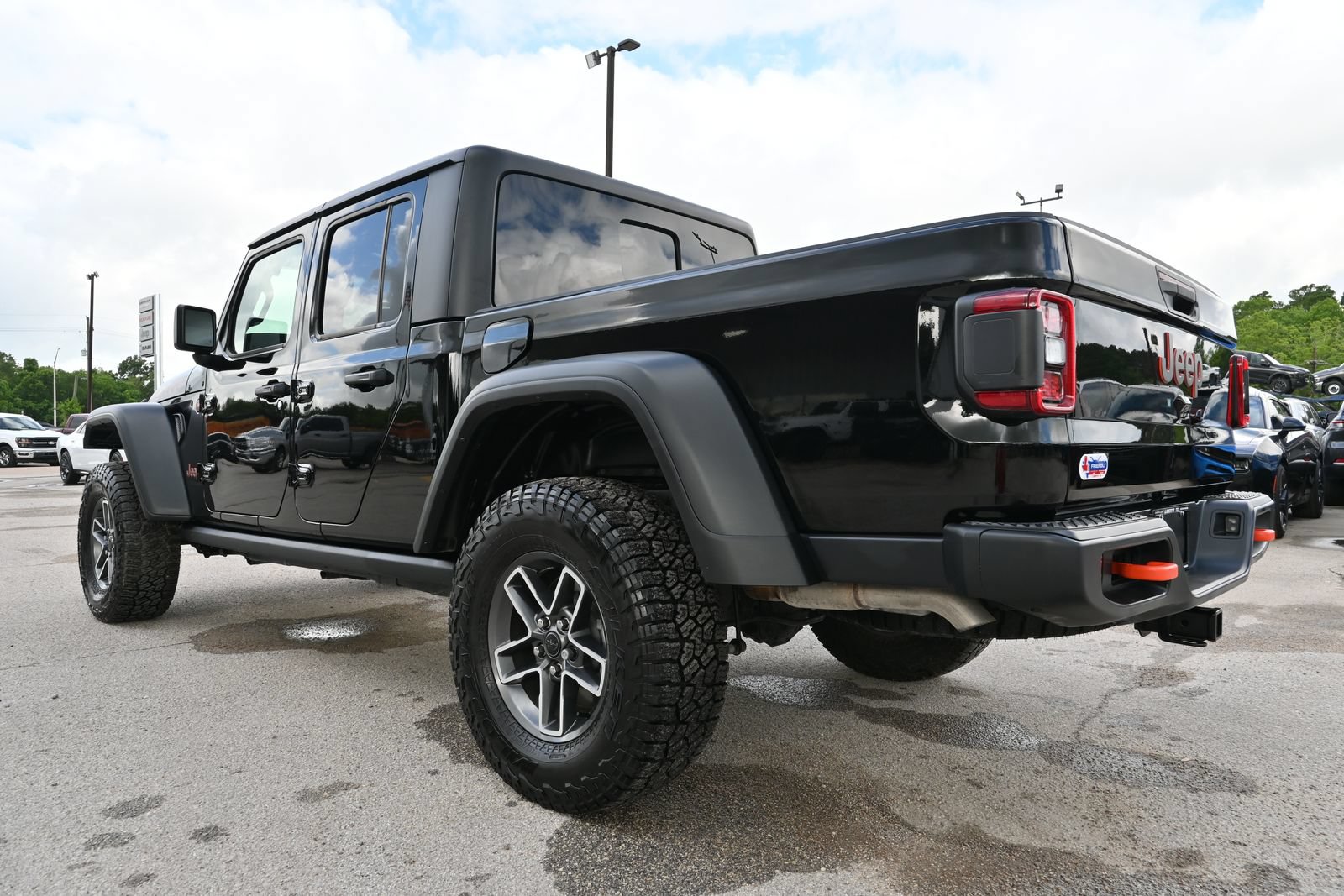Used 2026 Jeep Gladiator Mojave AWD/4WD image 2