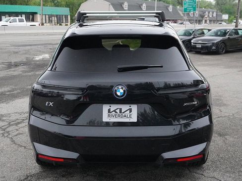 Used 2024 BMW iX xDrive50 w/ Premium Package image 17