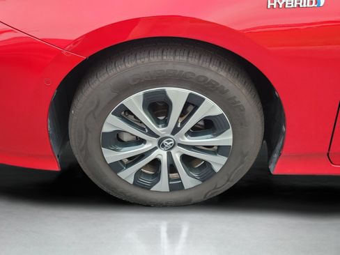Used 2022 Toyota Prius LE AWD/4WD image 30
