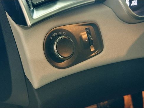 Used 2016 Cadillac SRX Luxury w/ Driver Awareness Package image 11