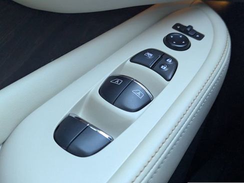 Used 2022 Nissan Murano Platinum w/ Cargo Package image 17