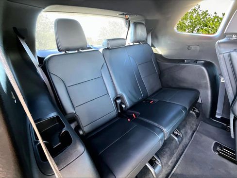 Used 2025 Buick Enclave Preferred image 28