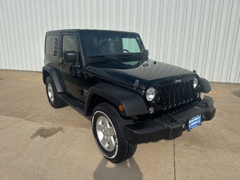 Used 2017 Jeep Wrangler Sport w/ Quick Order Package 24S AWD/4WD image 2