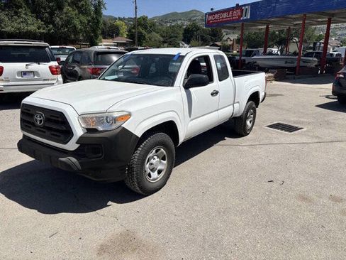 Used 2017 Toyota Tacoma SR5 image 10