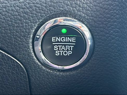 Used 2017 Lincoln Navigator L Select RWD image 27