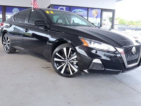 Used 2022 Nissan Altima 2.5 SR FWD image 3