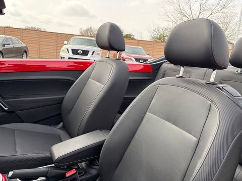 Used 2018 Volkswagen Beetle 2.0T S image 10