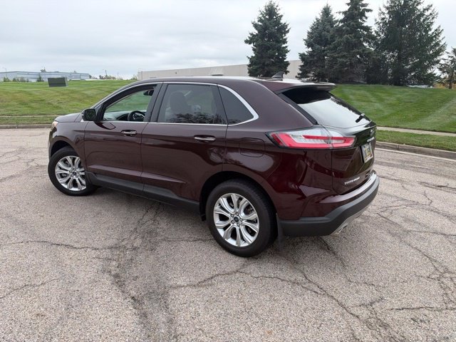 Used 2022 Ford Edge Titanium AWD/4WD image 3