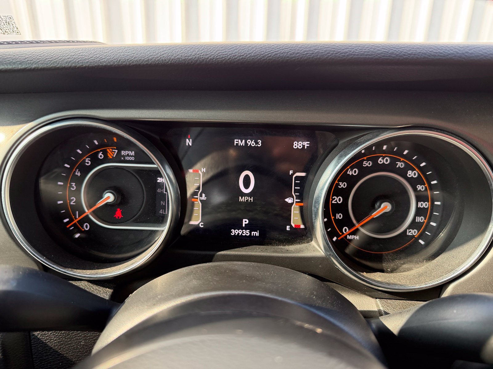 Used 2023 Jeep Gladiator Sport AWD/4WD image 15