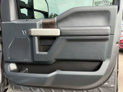 Used 2022 Ford F350 Lariat w/ FX4 Off-Road Package image 27