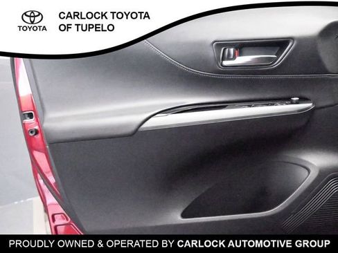 Used 2023 Toyota Venza LE image 19