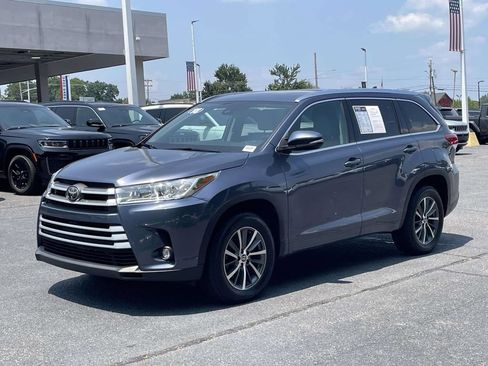 Used 2018 Toyota Highlander XLE FWD image 4