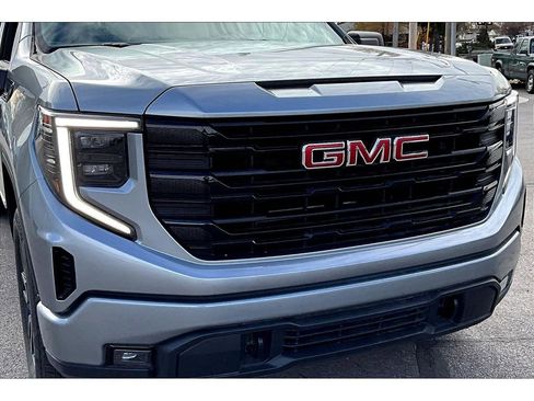 Used 2024 GMC Sierra 1500 Elevation image 32