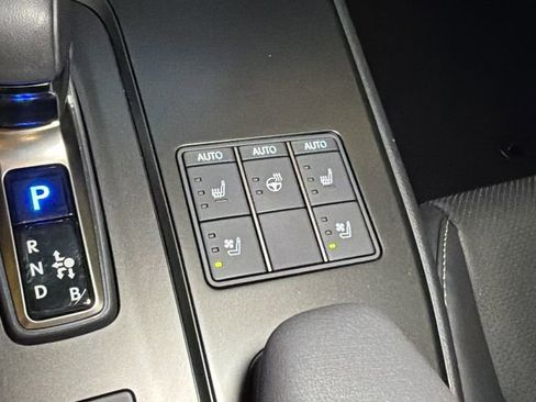 Certified 2025 Lexus UX 300h 300h Premium w/ Accessory Package (Z1) image 32